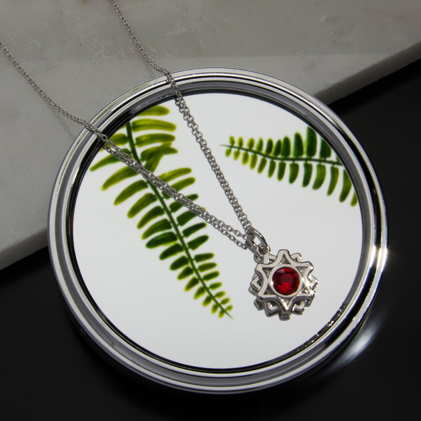 Collar Solei Baño De Rodio | Cristal Europeo Rojo