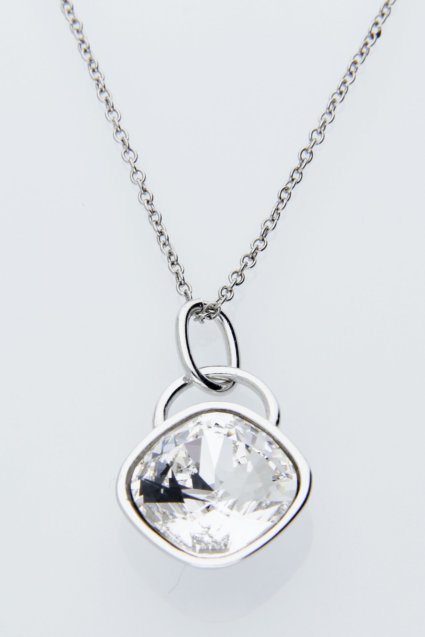 Collar Rombo | Baño de Rodio | Cristal